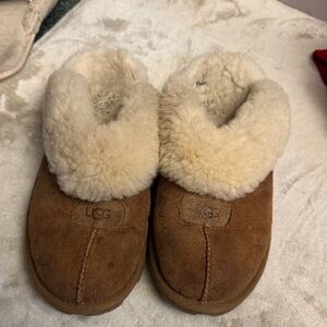 UGG  Brown & Cream Sherpa Slippers